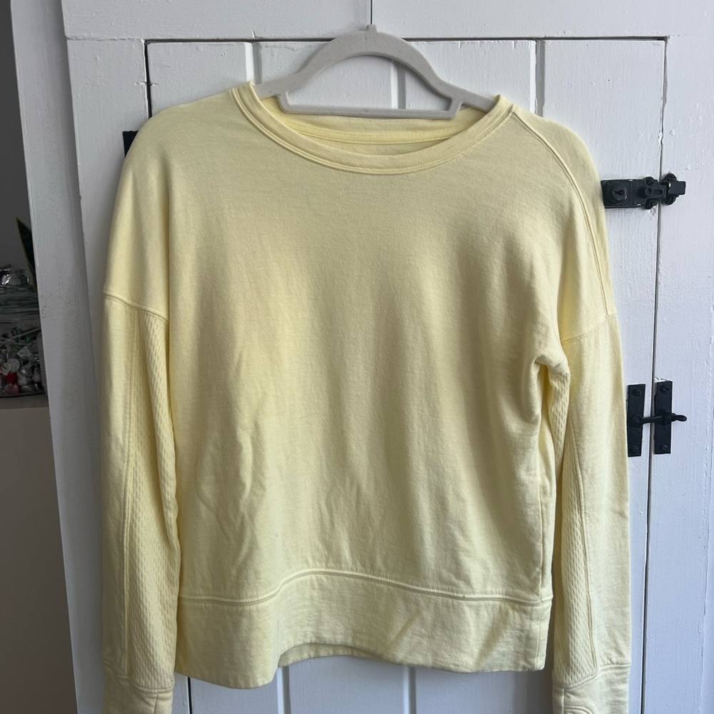 Athleta girls light yellow crewneck sweatshirt